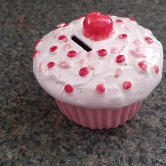 CUPCAKE BANK - Picture 3 of 4